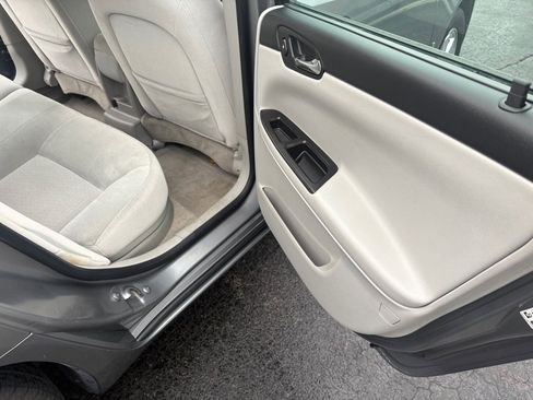 Used 2006 Chevrolet Impala LT w/ Preferred Equipment Group image 16