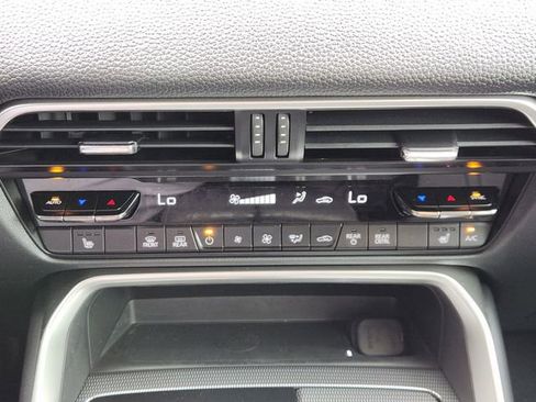 Used 2025 MAZDA CX-70 Plug-In Hybrid w/ Premium Pkg image 19