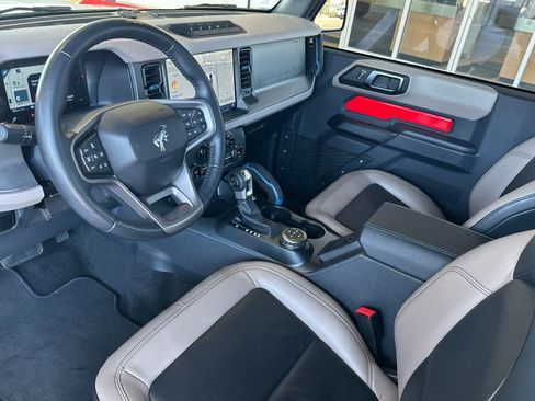 Used 2024 Ford Bronco Wildtrak image 9