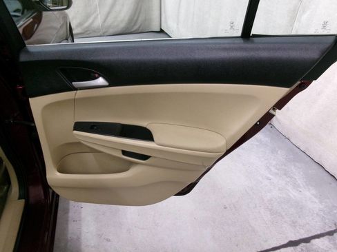 Used 2011 Honda Accord LX image 25