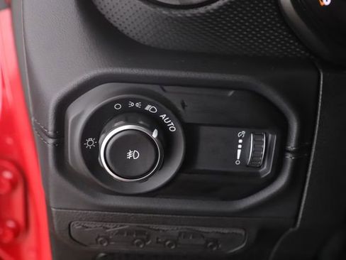 Used 2024 Jeep Wrangler Unlimited Rubicon w/ XTREMEE 35" Tire Package image 18