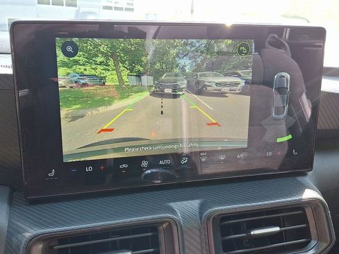 Used 2024 Ford Mustang Convertible image 17