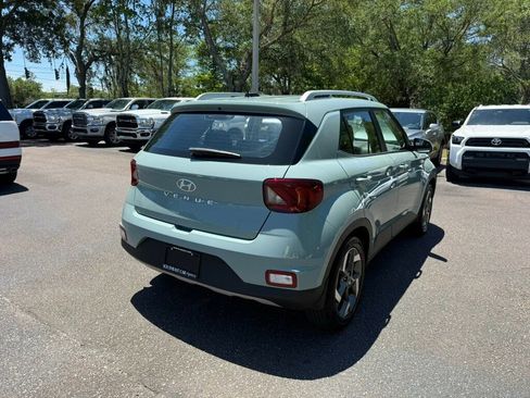 Used 2025 Hyundai Venue Limited FWD image 10