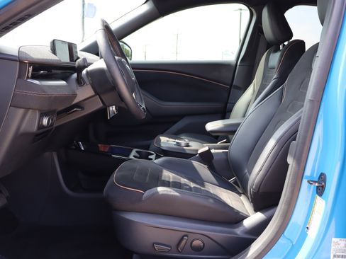 Used 2021 Ford Mustang Mach-E GT image 10