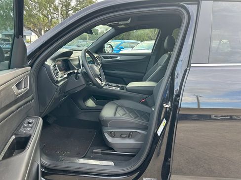 Certified 2024 Volkswagen Atlas Cross Sport SE w/ Panoramic Sunroof Package FWD image 15