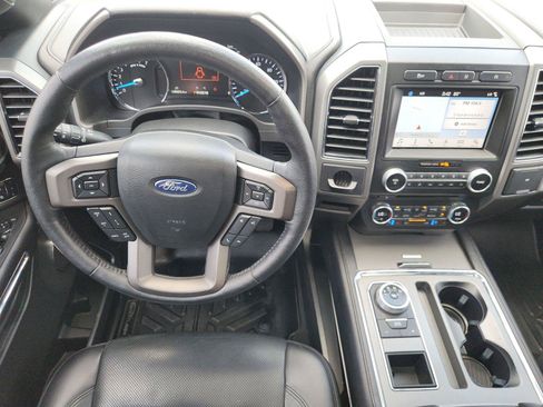 Used 2018 Ford Expedition Max XLT w/ Equipment Group 202A RWD image 11