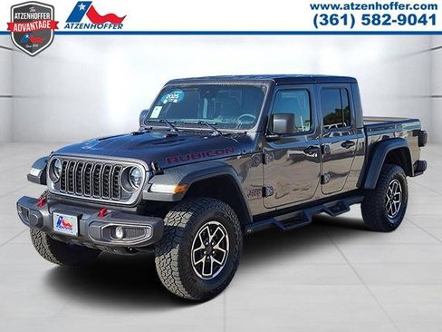 Used 2025 Jeep Gladiator Rubicon w/ Convenience Group image 3