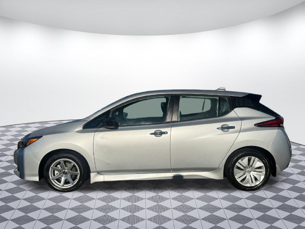 Used 2022 Nissan Leaf S FWD image 4