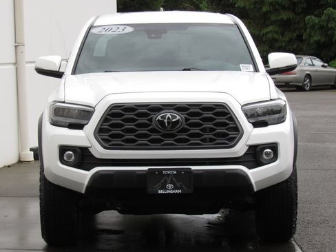 Certified 2023 Toyota Tacoma TRD Off-Road w/ Black Out Package (TMS) AWD/4WD image 3