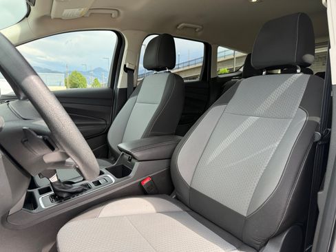 Used 2017 Ford Escape SE w/ Equipment Group 201A AWD/4WD image 12