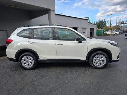 Used 2022 Subaru Forester w/ Popular Package #2 AWD/4WD image 3