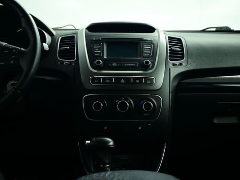 Used 2015 Kia Sorento LX image 6