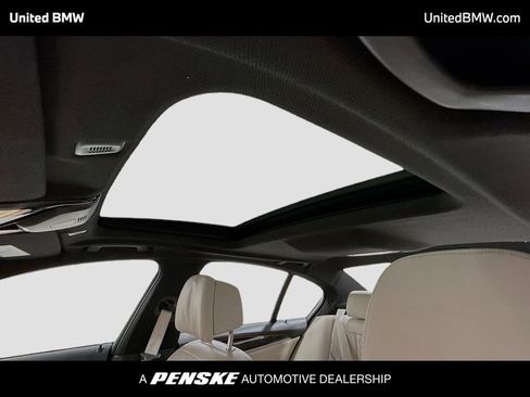 Used 2019 BMW 540i image 12