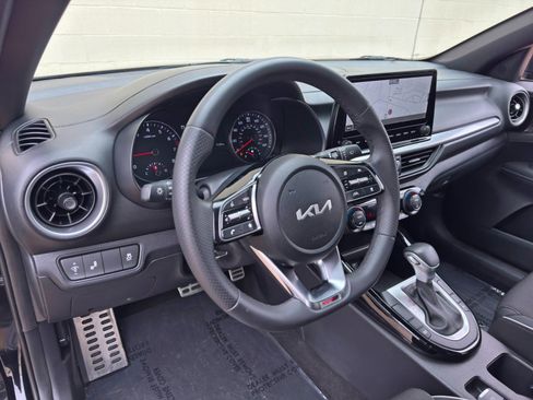 Used 2024 Kia Forte GT-Line FWD image 12