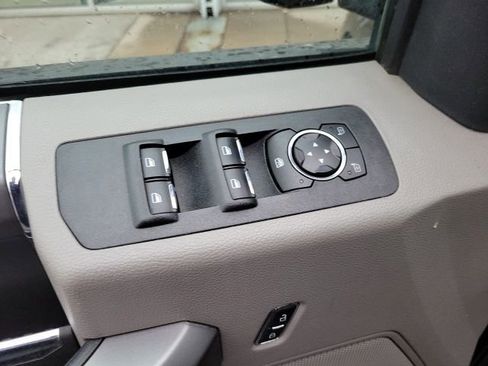 Used 2019 Ford F150 XLT w/ Equipment Group 302A Luxury AWD/4WD image 10