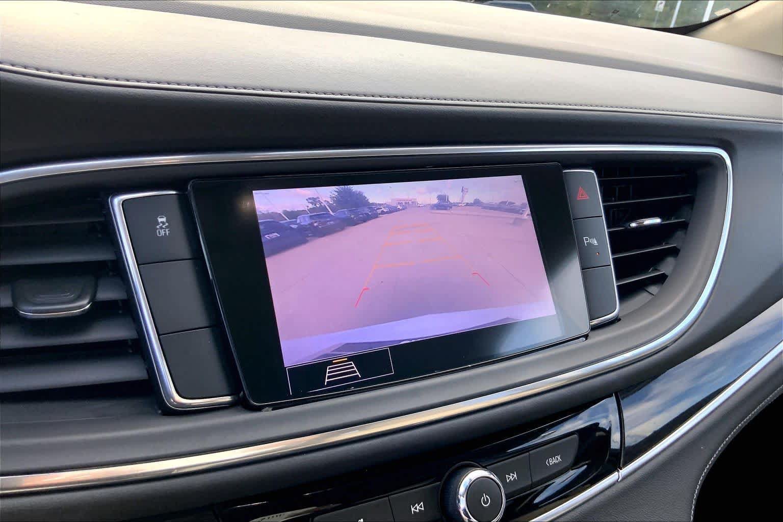 Used 2020 Buick Enclave Essence FWD image 28