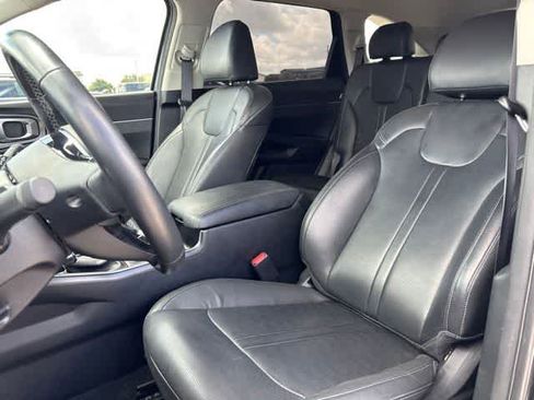 Used 2024 Kia Sorento S FWD image 22