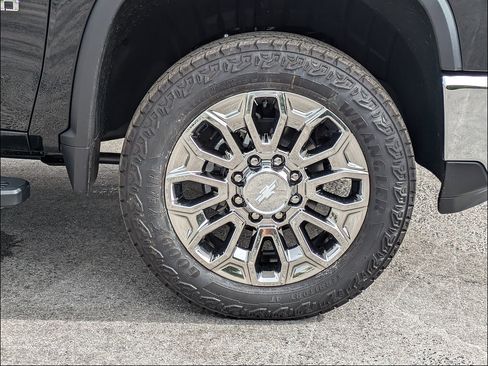 New 2026 Chevrolet Silverado 2500 LTZ w/ LTZ Premium Package AWD/4WD image 12