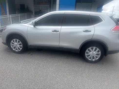 Used 2016 Nissan Rogue S image 5