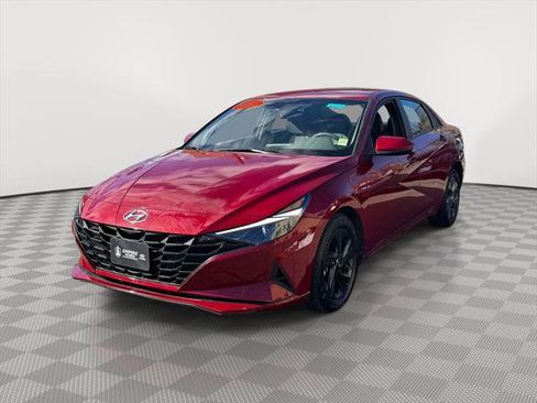Certified 2023 Hyundai Elantra SEL image 3