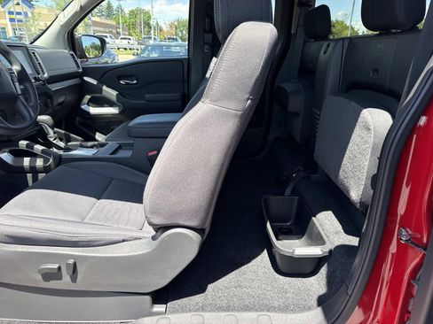 Used 2023 Nissan Frontier SV w/ Technology Package RWD image 28