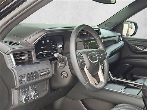 Used 2024 GMC Yukon Denali AWD/4WD image 10