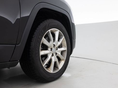 Used 2014 Jeep Cherokee Limited image 18