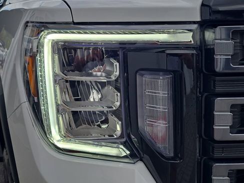 Certified 2022 GMC Sierra 2500 AT4 w/ AT4 Preferred Package image 8