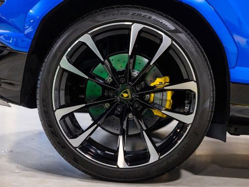 Used 2022 Lamborghini Urus image 26