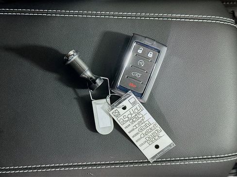 New 2025 Jeep Grand Cherokee Limited RWD image 20
