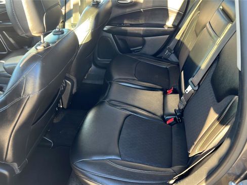 Used 2018 Jeep Compass Latitude w/ Popular Equipment Group image 19