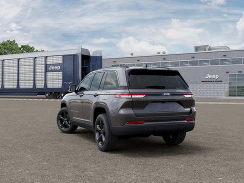 New 2026 Jeep Grand Cherokee Limited RWD image 3