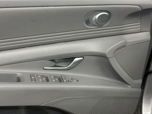 Used 2025 Hyundai Elantra SEL FWD image 21