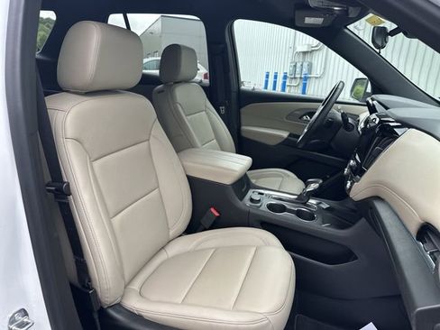 Used 2023 Chevrolet Traverse LT AWD/4WD image 27