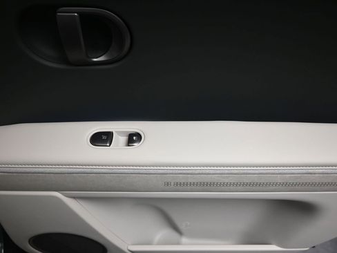 Used 2025 Hyundai Ioniq 5 Limited image 15