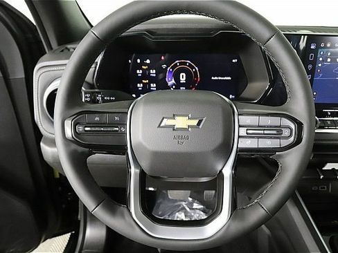 New 2025 Chevrolet Colorado LT w/ LT Convenience Package image 16
