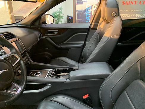 Used 2017 Jaguar F-PACE R-Sport image 10