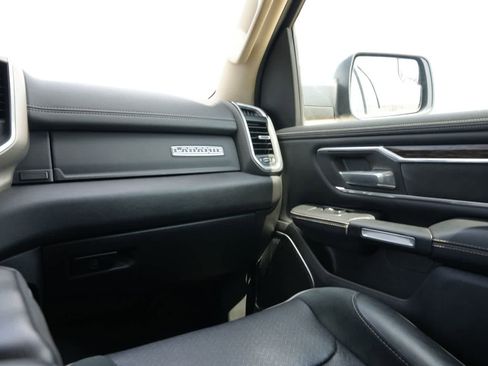 Used 2019 RAM 1500 Laramie AWD/4WD image 8