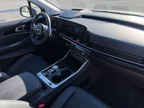 Used 2025 Kia Carnival SX Prestige image 35