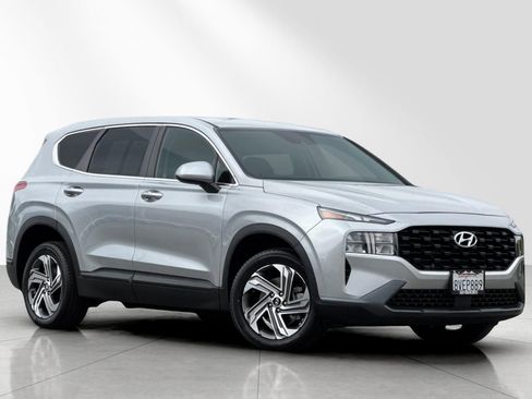 Used 2021 Hyundai Santa Fe SE FWD image 2