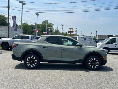 New 2025 Hyundai Santa Cruz SE image 2
