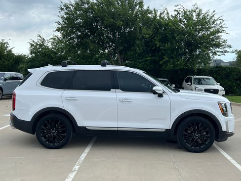 Used 2022 Kia Telluride SX w/ Towing Package FWD image 10