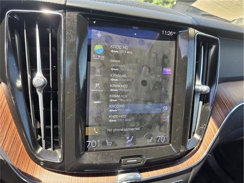 Used 2021 Volvo XC60 T5 Momentum w/ Advanced Package AWD/4WD image 22