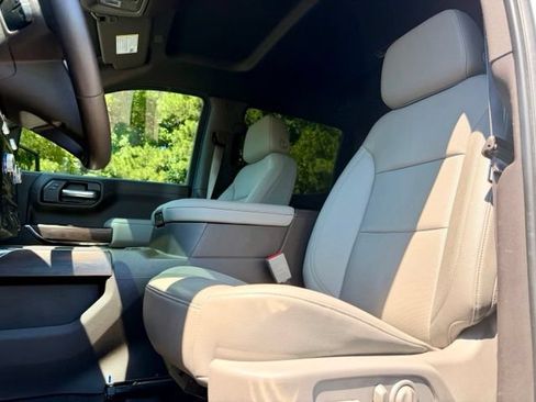 Used 2022 GMC Sierra 1500 SLT w/ SLT Premium Plus Package AWD/4WD image 28