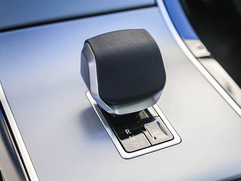 Certified 2025 Land Rover Range Rover Evoque S image 18