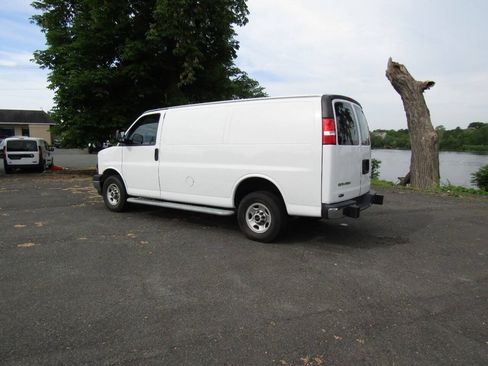 Used 2023 GMC Savana 2500 w/ Driver Convenience Package RWD image 29