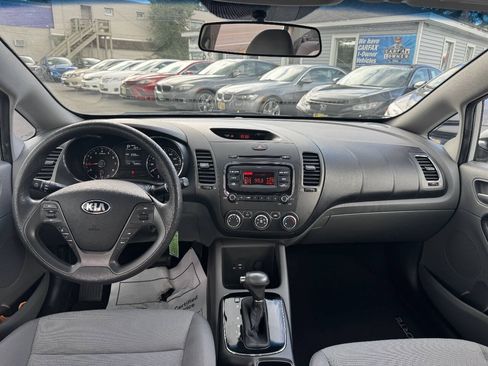 Used 2017 Kia Forte LX FWD image 12