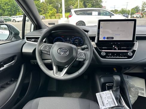 Used 2026 Toyota Corolla SE w/ SE Package FWD image 18
