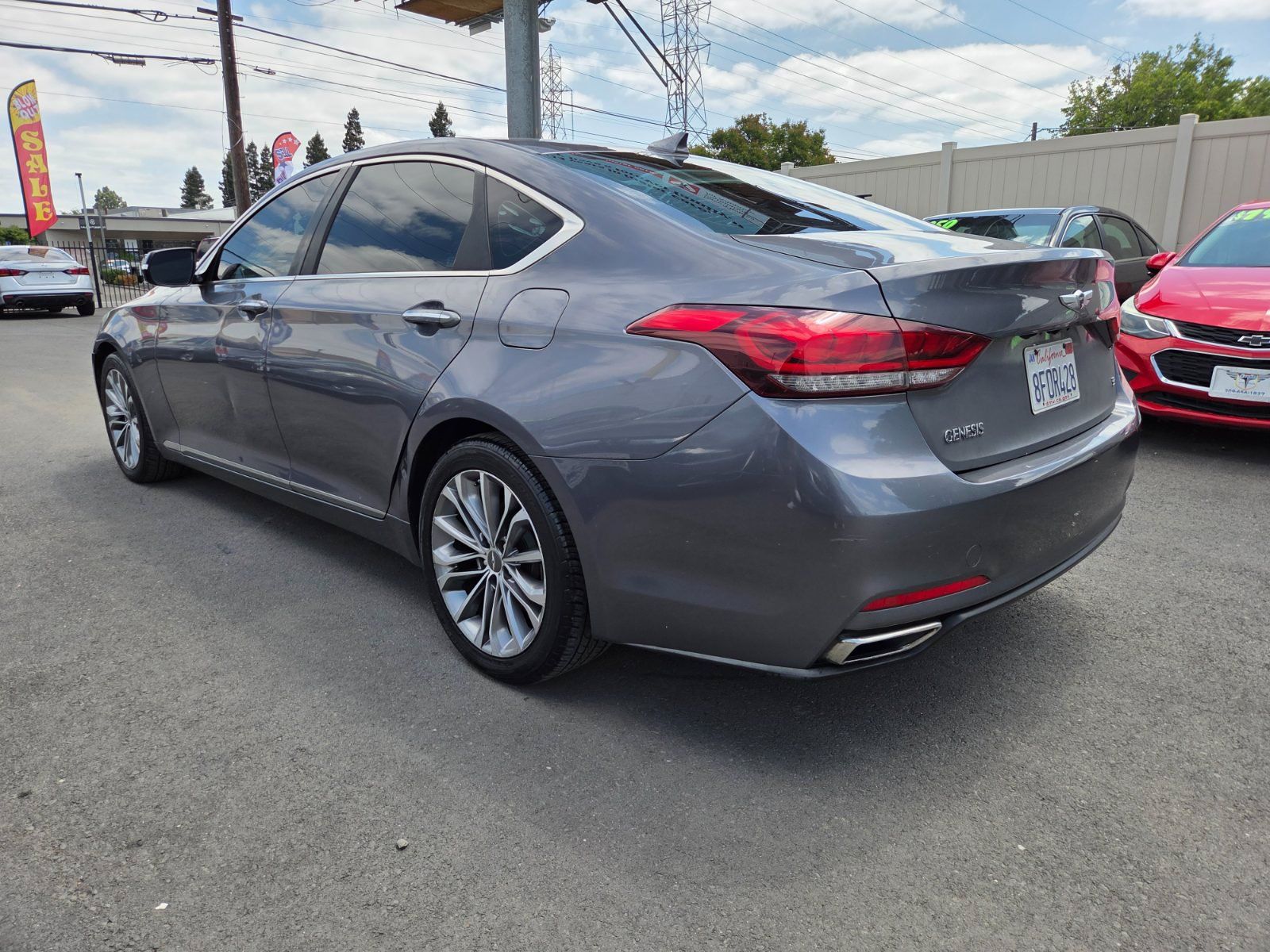 Used 2015 Hyundai Genesis 3.8 RWD image 2