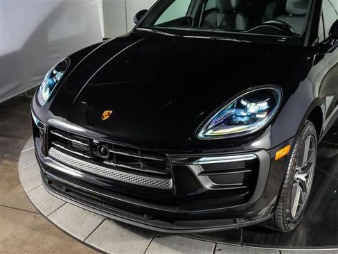 Certified 2026 Porsche Macan AWD/4WD image 11